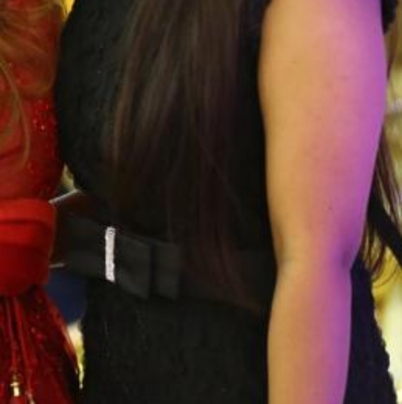 Black evening gown - Picture 6 of 10